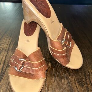 FIONI Learher Brown and Tan Mules with Layered Straps